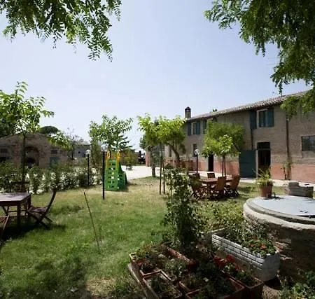 La Ravegnana مزرعة للإقامة